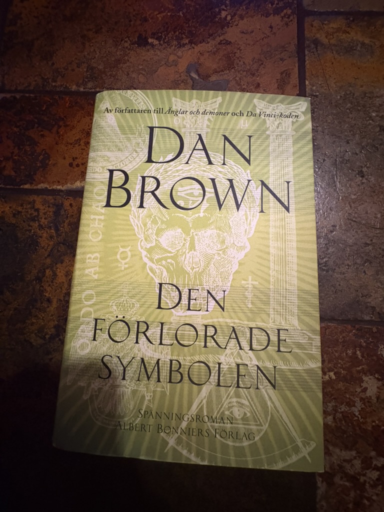 The Lost Symbol by Dan Brown — book cover