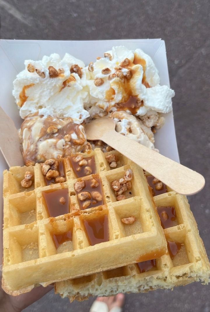 waffles & cream — caramel drizzle, sweet afternoon by Din Tanovic, Stockholm photo blog