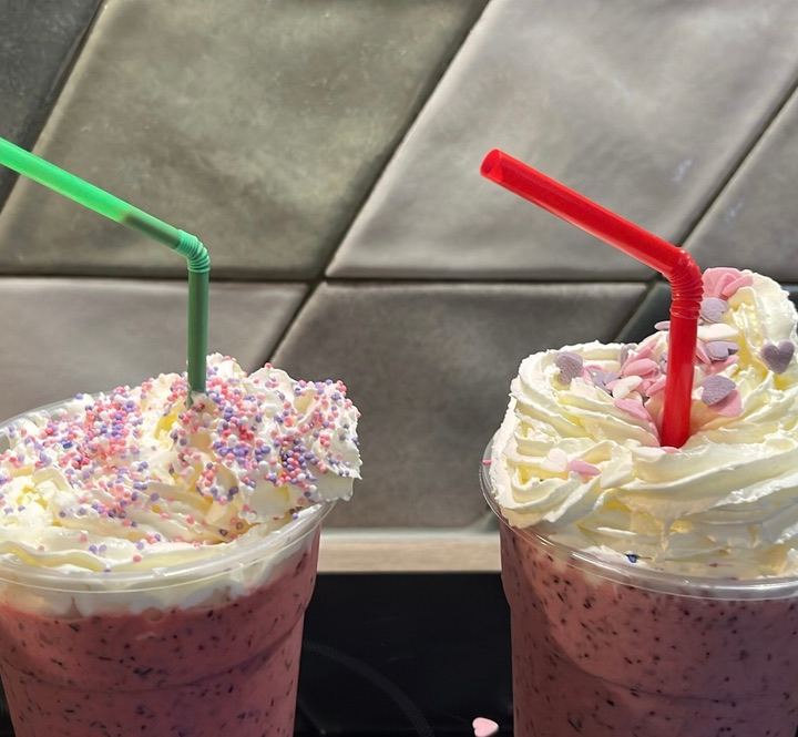 berry shakes — sprinkles and whipped cream by Din Tanovic, Stockholm photo blog