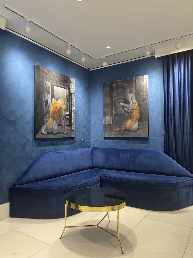 blue room
