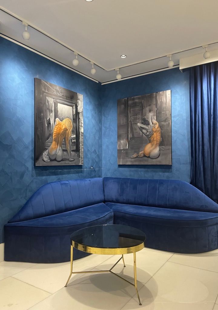 blue room — gallery corner, velvet hush by Din Tanovic, Stockholm photo blog